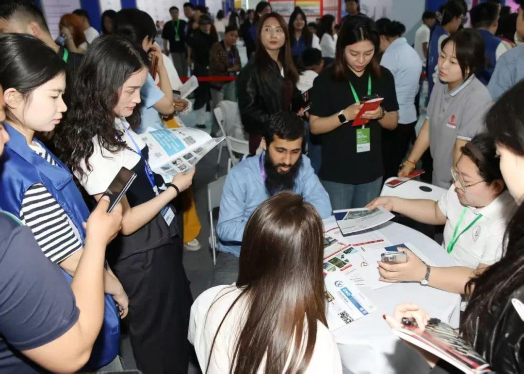 https://mmbiz.qpic.cn/mmbiz_jpg/uQb4gQx5yArJU0Hf35nwWPicmqsVEaFtJ4GNTSqsnfHAvlyLT089ZicHxFApJNlK2CMbm1LZ8zX2SK8LibmBHN6Xg/640?wx_fmt=jpeg