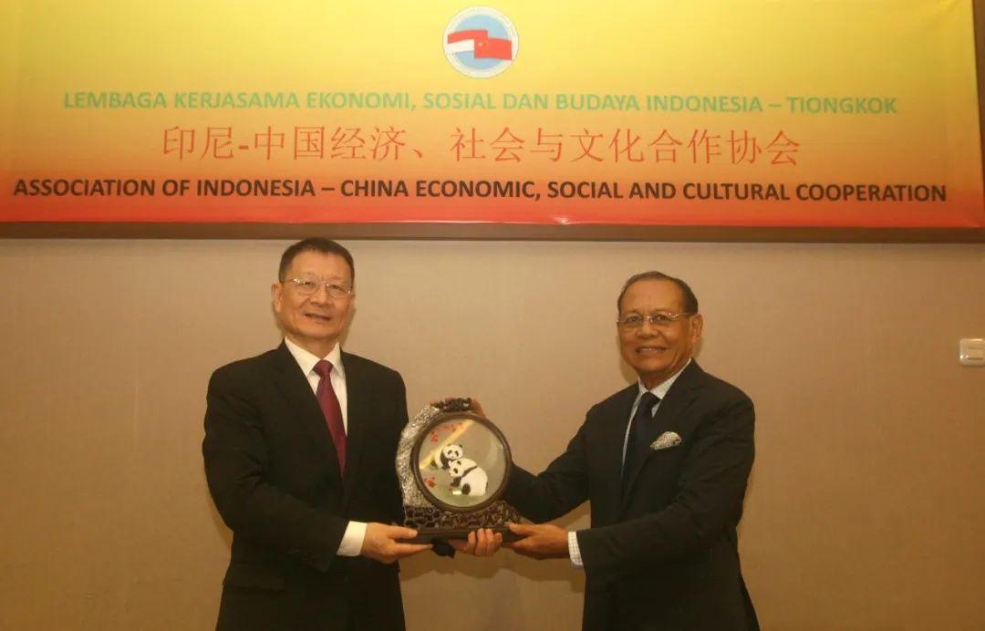 C:\Users\CJY\Documents\WeChat Files\wxid_x0iib45pv77512\FileStorage\Temp\f2943106d43349416d3ac2175b933bd0.jpg