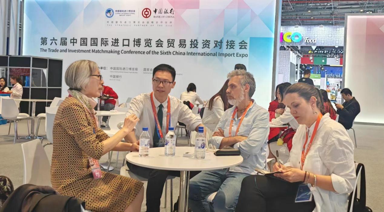 图片包含 文本描述已自动生成