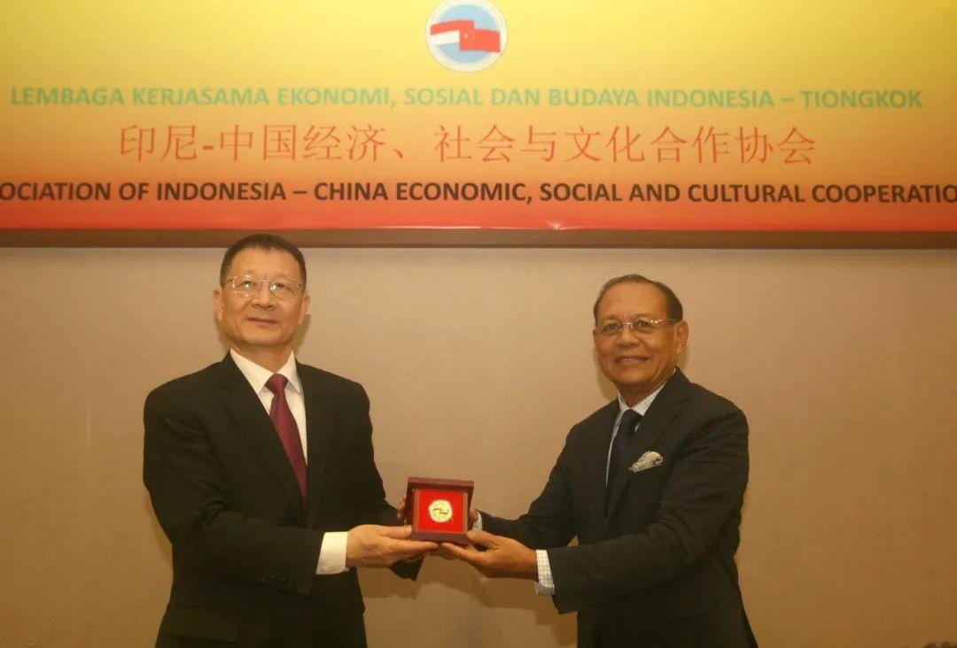 C:\Users\CJY\Documents\WeChat Files\wxid_x0iib45pv77512\FileStorage\Temp\10033fb64926e7497e5be8e55eec78b1.jpg