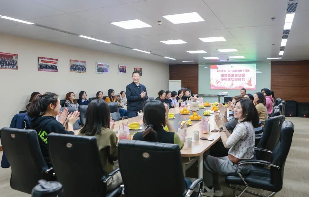 https://mmbiz.qpic.cn/mmbiz_jpg/GqJG2JqYTmoF3yVOAL2XeQA9E51pbgzfNfyppYjDKm8caOTACfcAW90Po75K8ayeLvROokWTdhkvP9kP2f7gxg/640?wx_fmt=jpeg&from=appmsg